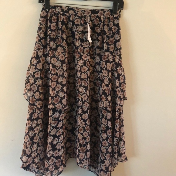 LOFT- Midi Asymmetrical Skirt. - Picture 11 of 14